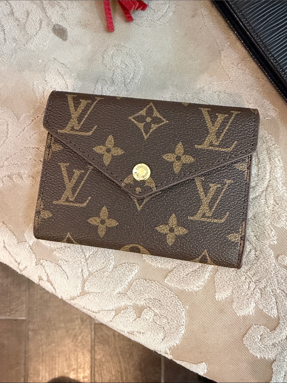 Louis Vuitton Monogram Envelope Card Case - Brown/Gold fashion piece i believe